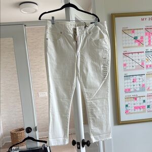 American Eagle Outfitters White Ankle Cropped Jeans